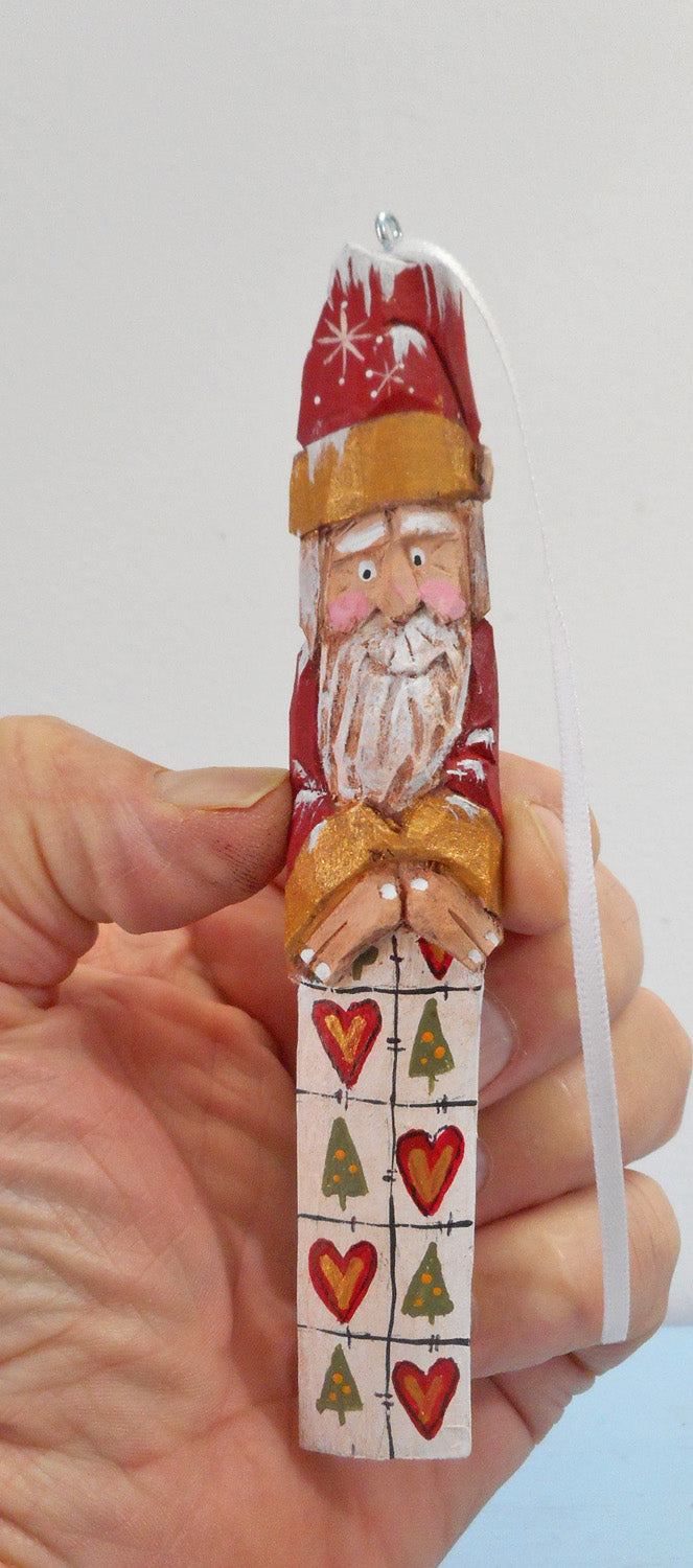 Santa Claus with Quilt Woodcarving