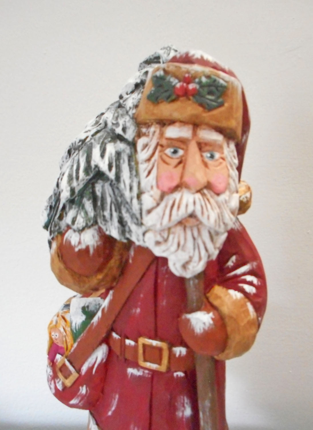 Christmas Traveler Santa Claus Sculpture