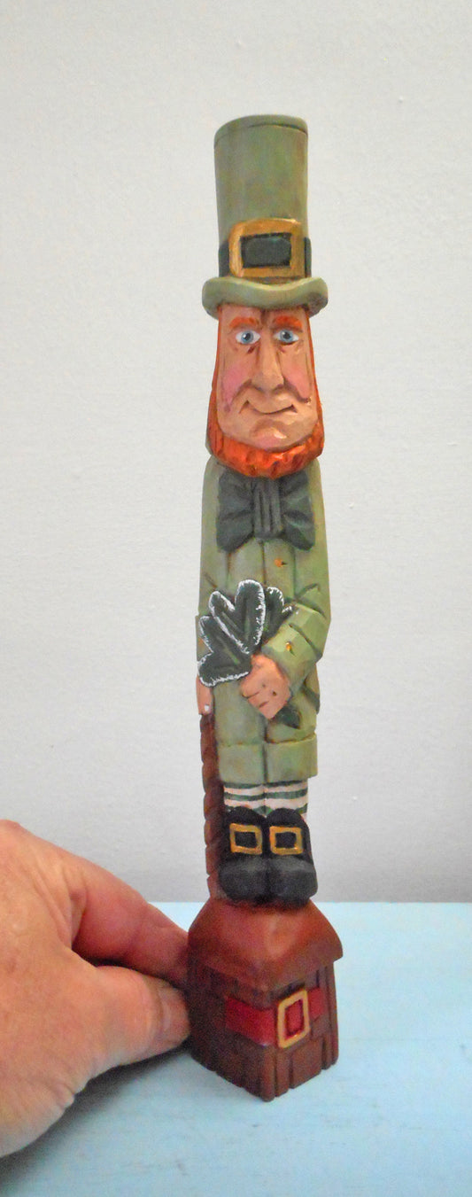Leprechaun Elf with Shamrock !!