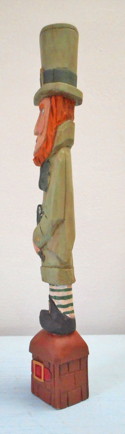 Leprechaun Elf with Shamrock !!