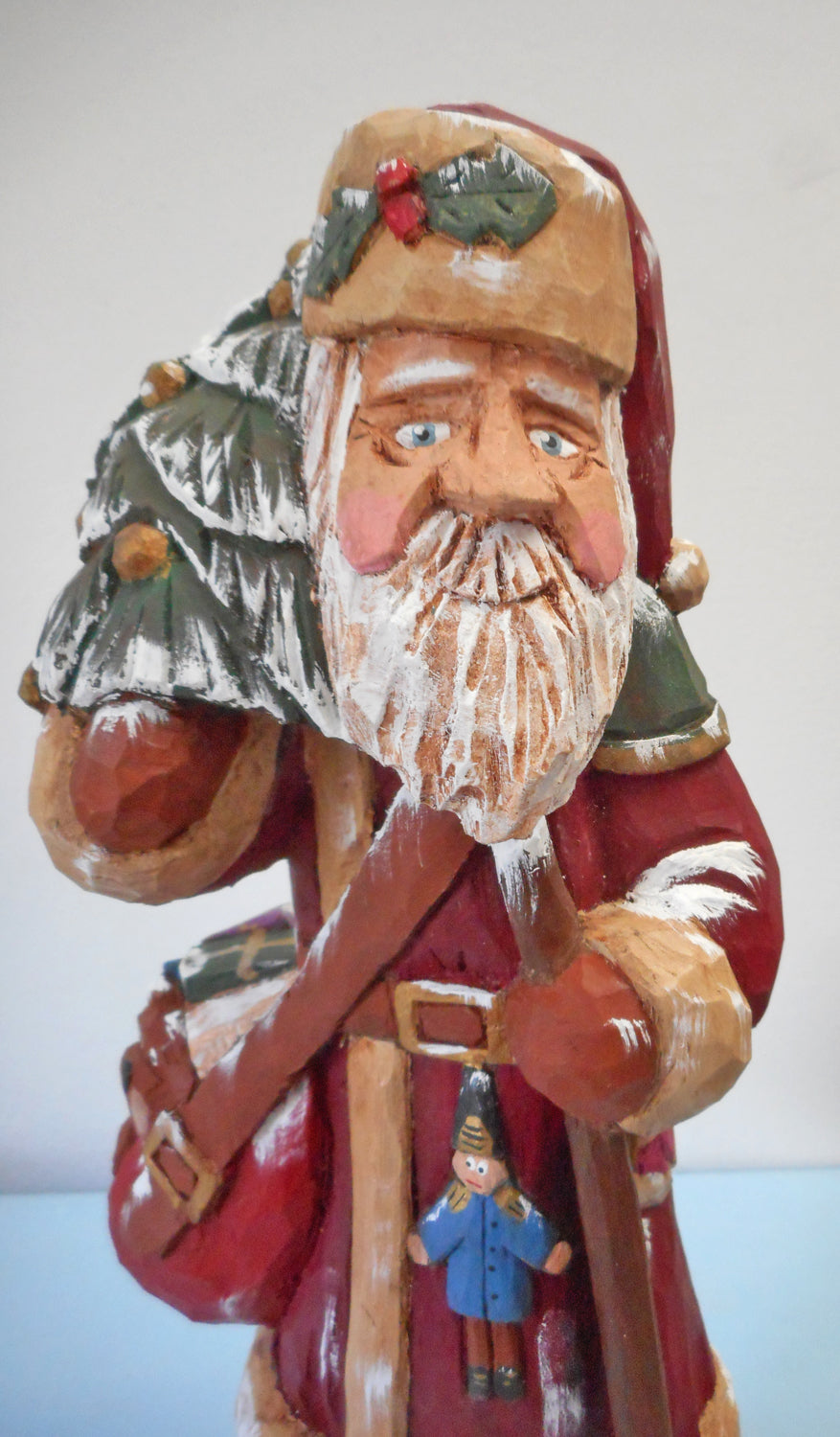 Christmas Traveler Santa Claus Sculpture